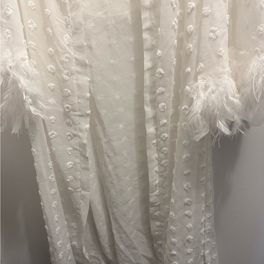 BRIDAL Getting Ready Feathered Chic Robe - Picture 2 of 3